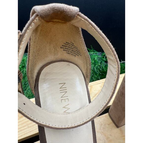 Nine West- Heels-Beige-Size 7W - Picture 6 of 10